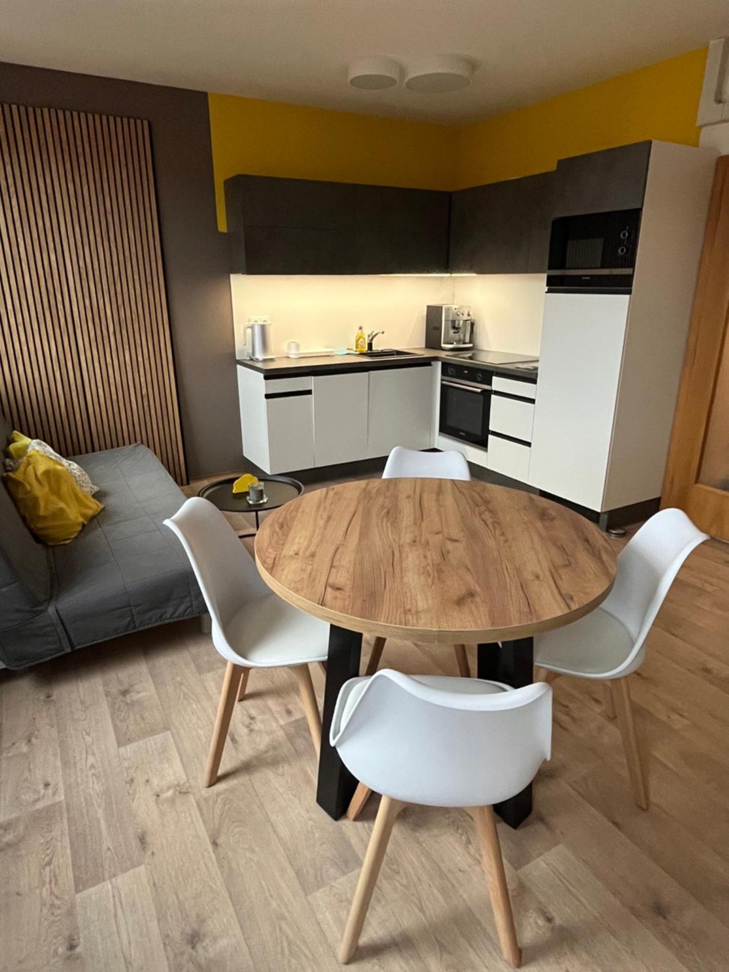 Yellow Apartment Deluxe Brünn  Kültér fotó